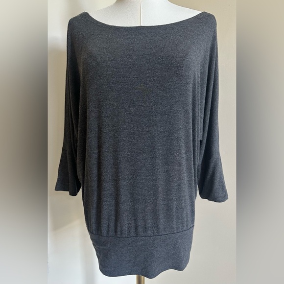 Gray Top - Medium - Picture 2 of 7